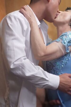 Miyuki Sakurai – MESU-133: Nụ hôn ướt át, lẳng lơ quyến rũ