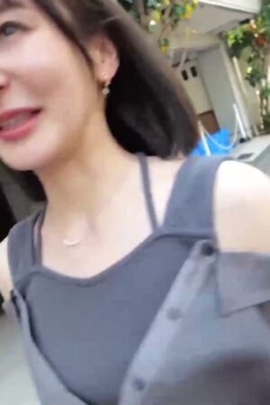 Yuri-chan BEAF-143: Cô nàng mê đắm những nụ hôn chết người khiến cơ thể ướt sũng