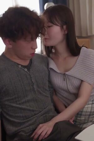 Cô giáo lẳng lơ Miru dạy học trò lên đỉnh lần đầu SONE-637