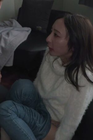 Yuri-san và MIAB-500: Nàng vợ đoan trang lẳng lơ trong những nụ hôn sâu ướt át