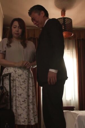 Yumi Kazama: Nụ hôn ướt át cứu vãn sự nghiệp trong JUQ-974